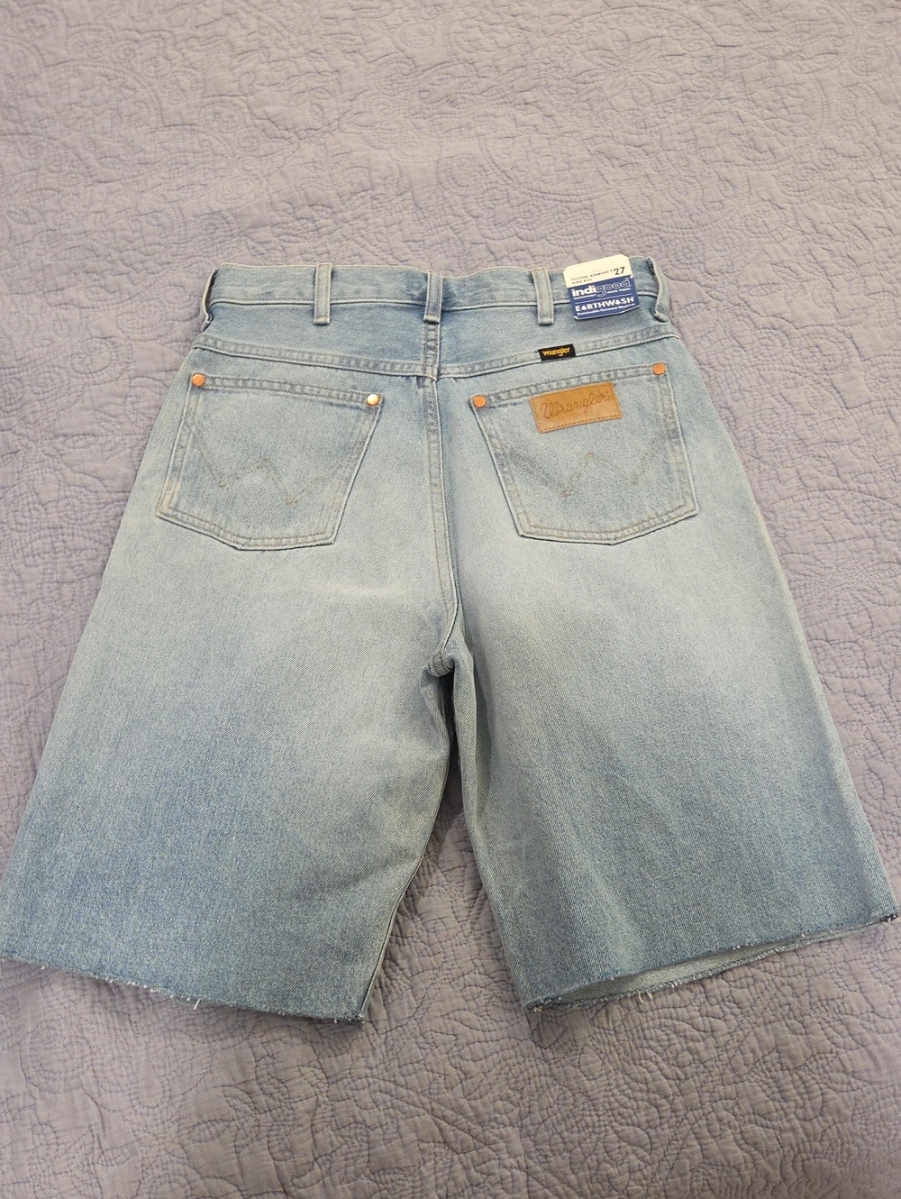 Wrangler Light Blue Distressed Denim Bermuda Shorts - Size 27! New W/tags! - Picture 10 of 15